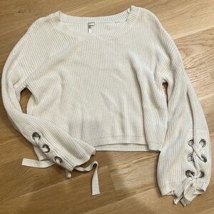 Bulky cable knit sweater size medium